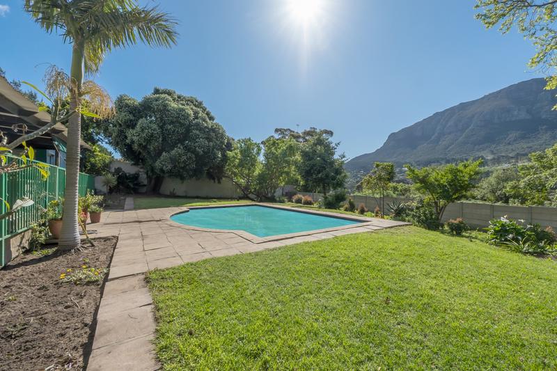 4 Bedroom Property for Sale in Hughenden Western Cape
